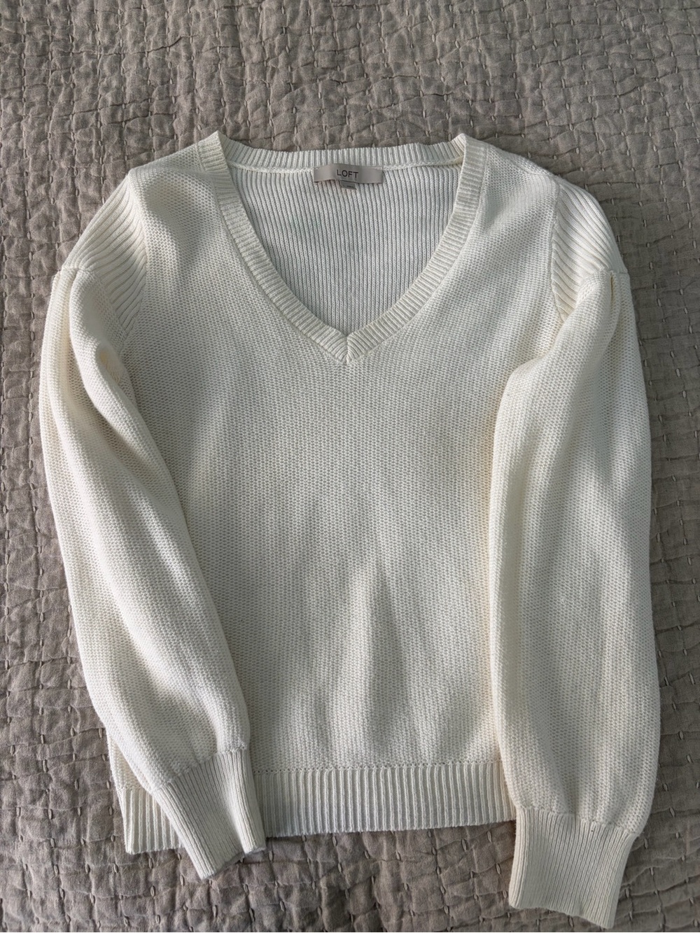 LOFT Ivory V-Neck Pullover Sweater